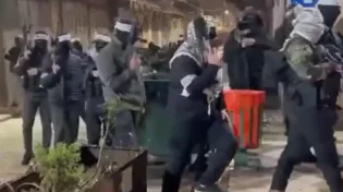 מכריזים מלחמה: עשרות חמושים קיימו תהלוכה בשכם