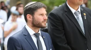 המאבק בטרור: סמוטריץ' חתם על קיצוץ הכספים לרשות הפלסטינית