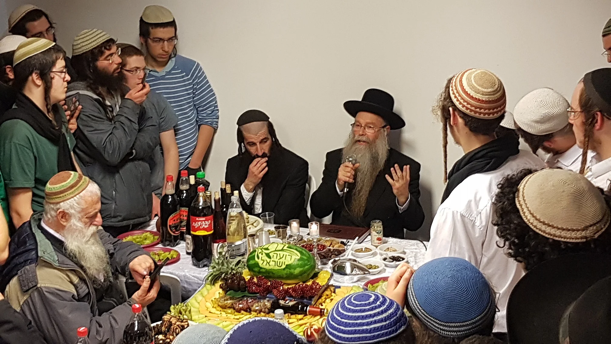 ישיבת רועה ישראל - מחרוזת פיוטים לכבודה של ארץ ישראל