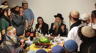 ישיבת רועה ישראל - מחרוזת פיוטים לכבודה של ארץ ישראל