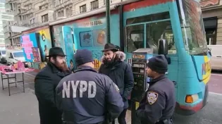 בפעם השנייה: התנכלות אנטישמית לרכב חב"ד במנהטן