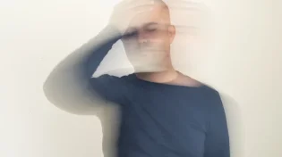 מלחיץ: הקשר בין רעידת אדמה למחלת ים