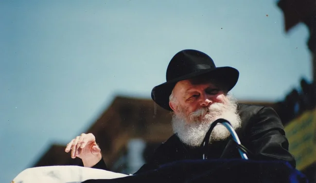 הסיפור המדהים של הרבי מלובביץ' כשהיה בן 14