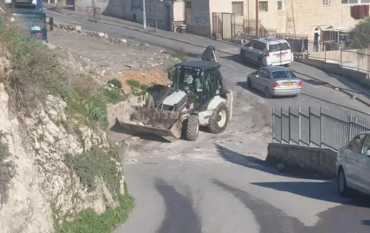 פתיחת צירי התנועה (צילום: דוברות המשטרה) פתיחת צירי התנועה (צילום: דוברות המשטרה)