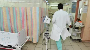 חולים מאושפזים בחדר האוכל: עומס חריג בבית החולים בצפון