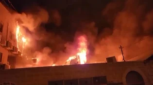לאחר השריפה בבית המדרש: האדמו"ר מסאטמר קבע יום צום ותפילות 