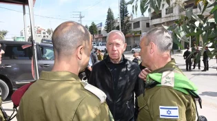 שר הבטחון גלנט בזירת הפיגוע: "לא נאפשר טרור כנגד ישראלים"