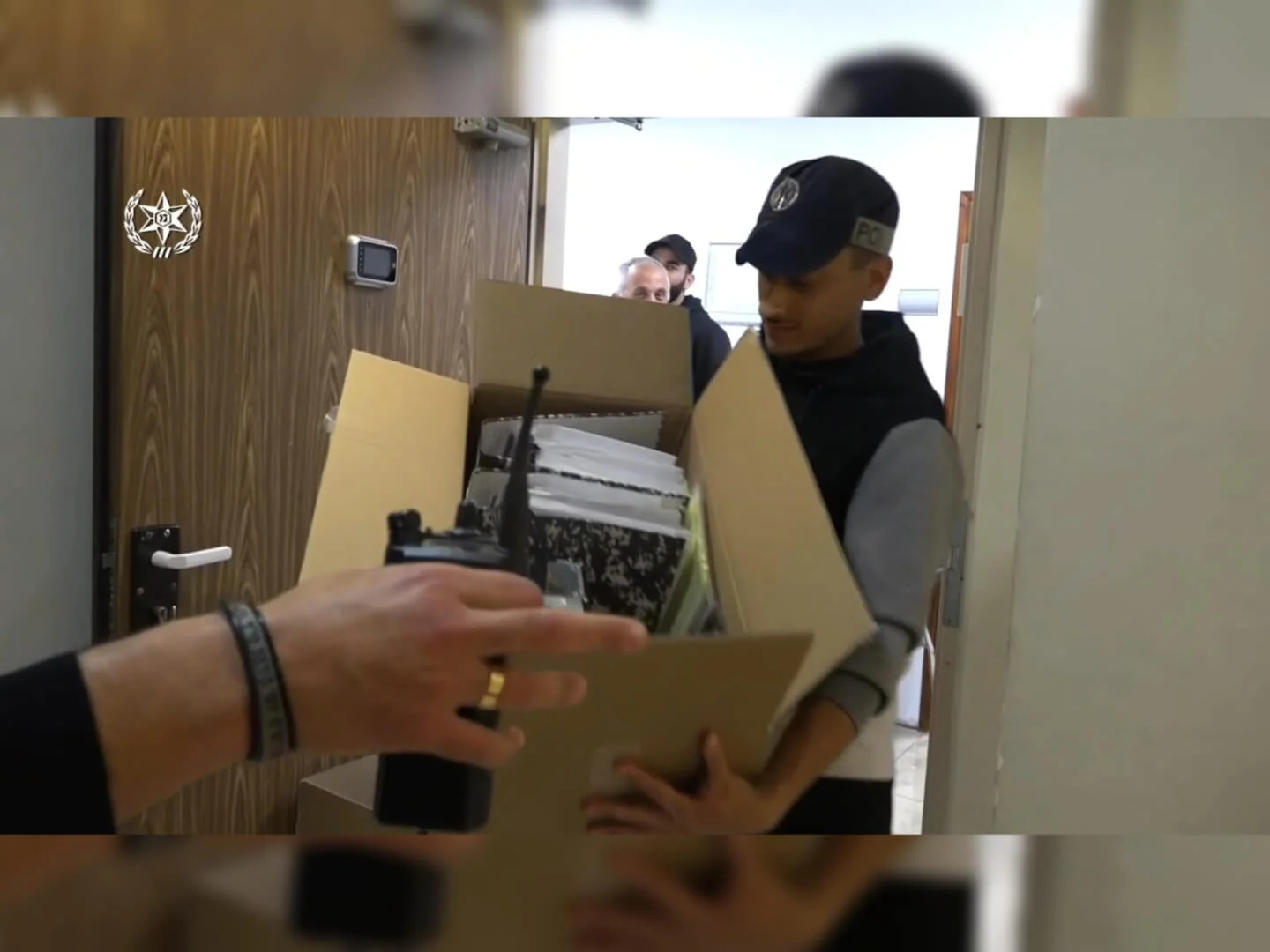 הותר לפרסום: עשרות חשודים נעצרו לאחר שהונו את הביטוח הלאומי הותר לפרסום: עשרות חשודים נעצרו לאחר שהונו את הביטוח הלאומי