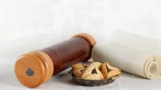 תענית אסתר: מדוע נקראת המגילה - "מגילת אסתר"?