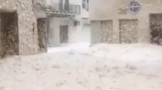 סופת קצף בעיר טוסה דה מאר, קטלוניה
