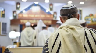 טעות: זה מה שקרה בזמן שחיללו שבת בבית הכנסת