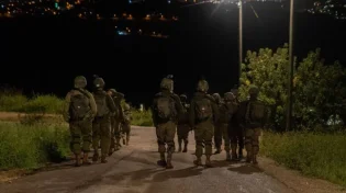בליווי צה"לי: השר מיקי זוהר הגיע לתפילה בקבר יוסף בשכם 