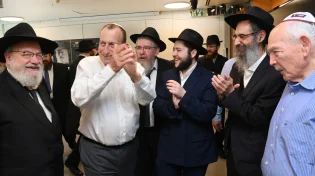 די לקיטוב: יום הולדתו של הרבי נחגגה אמש בעיריית ת"א