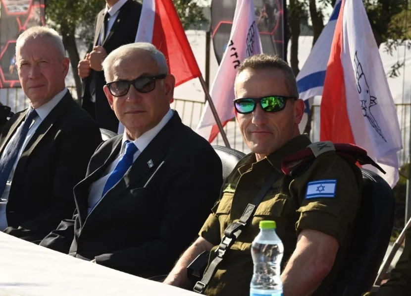 לראשונה מאז הפיטורים: נתניהו וגלנט בתמונה משותפת לראשונה מאז הפיטורים: נתניהו וגלנט בתמונה משותפת