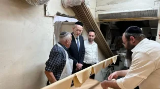 הח"כ נחלץ לסייע למאות טונות מצות שנתקעו במכס