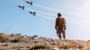 הכישלון יתום: כיצד פועל מנהיג העם כאשר השכינה מסתלקת?