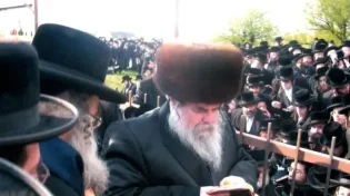 לאחר ניתוח סבוך: האדמו"ר מבעלזא שוחרר מבית החולים