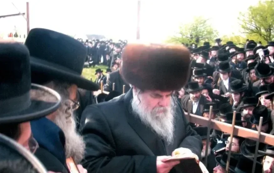 האדמו"ר מבעלז. (צילום:מאת אני - שם, שימוש חופשי, https://he.wikipedia.org/w/index.php?curid=905365) האדמו"ר מבעלז. (צילום:מאת אני - שם, שימוש חופשי, https://he.wikipedia.org/w/index.php?curid=905365)
