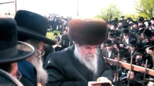 לאחר ניתוח סבוך: האדמו"ר מבעלזא שוחרר מבית החולים