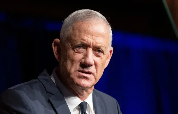 גנץ: "ודאו שערך השירות בצה"ל יישמר״ גנץ: "ודאו שערך השירות בצה"ל יישמר״