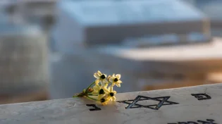 איבד את 11 מילדיו וכשבאו לנחם אותו אמר: "דיברת דברי כפירה"