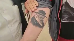לא תאמינו מה יש לשומר הגוי על היד