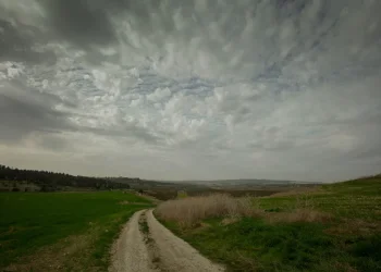 התחזית לסופ"ש: ירידה בטמפרטורות, גשמים ואובך 