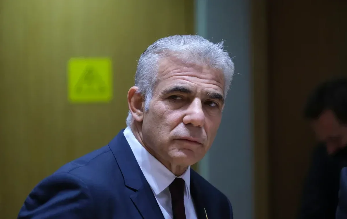 יאיר לפיד מסית נגד תלמידי הישיבות: "לא נסכים להשתמטות" יאיר לפיד מסית נגד תלמידי הישיבות: "לא נסכים להשתמטות"