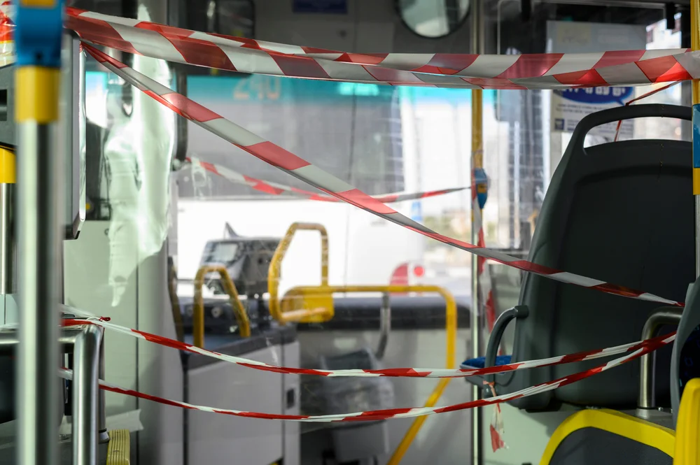 יוזמה למניעת אלימות בתחבורה הציבורית: מחיצות מגן מתקדמות 