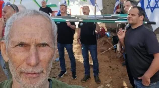קריאה לחרם על אנג'ל לאחר שיו"ר החברה הפגין נגד גדול הדור