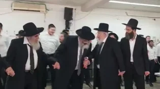 עקב המצב הביטחוני ההדלקה המסורתית נערכה בחדר האוכל 