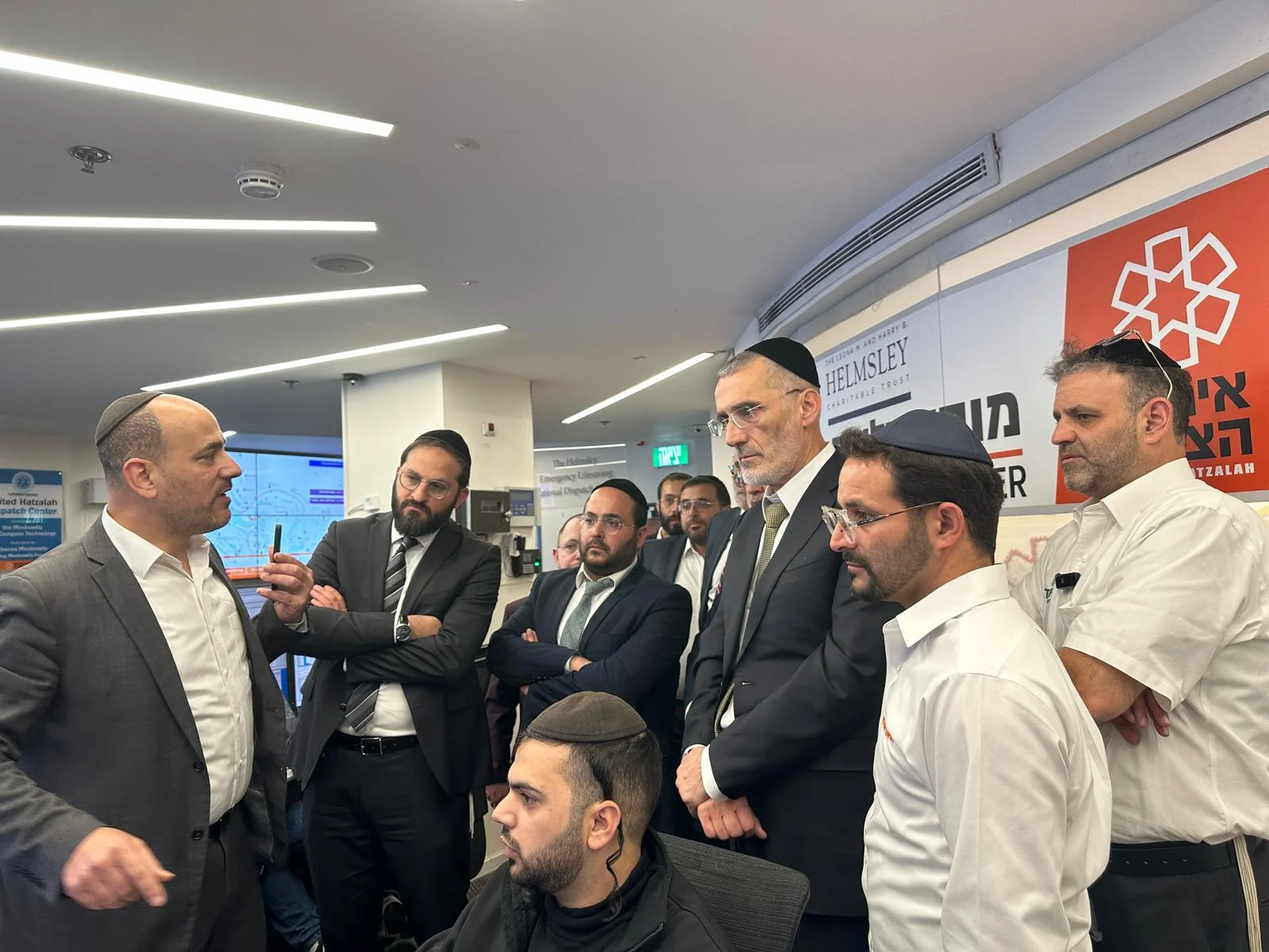 קידוש השם: חברי המועצה ביקרו במטה ההצלה החרדי בירושלים קידוש השם: חברי המועצה ביקרו במטה ההצלה החרדי בירושלים