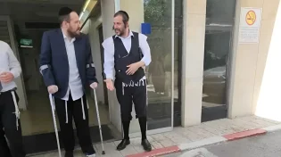 בחסדי ה': חודשיים אחרי הפיגוע - הרב פלאי שוחרר מבית החולים