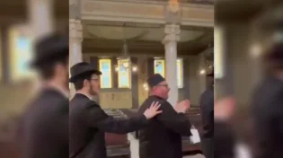 מחזה נדיר ומרגש: סיום הרמב״ם בבית הכנסת העתיק בקהיר