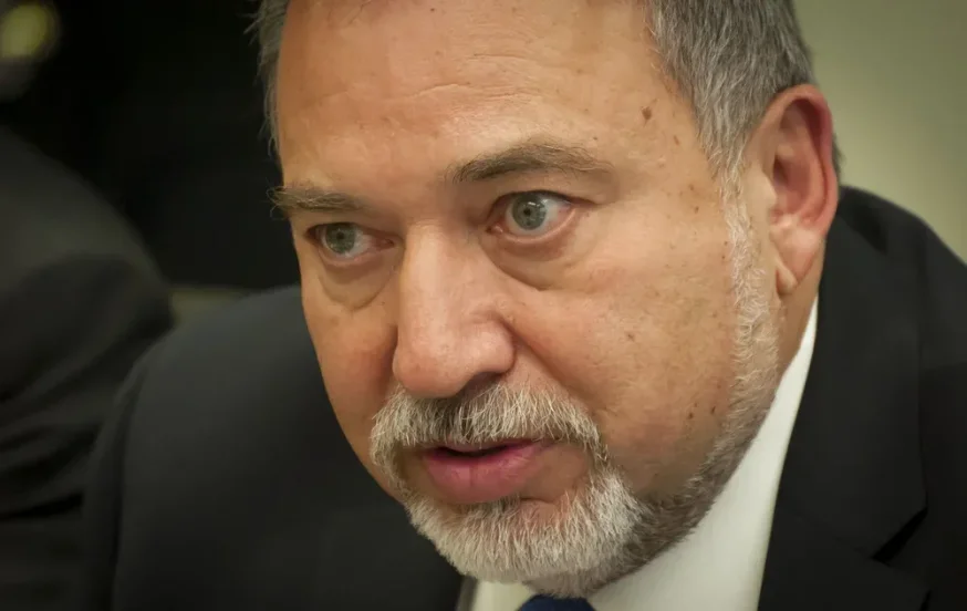 בלי בושה: ליברמן איחל לנתניהו: "גיהינום יום יום" בלי בושה: ליברמן איחל לנתניהו: "גיהינום יום יום"