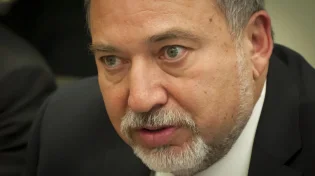 בלי בושה: ליברמן איחל לנתניהו: "גיהינום יום יום"