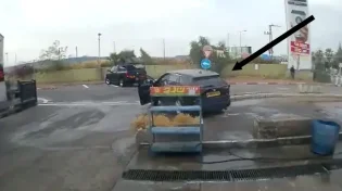 הרכב הידרדר לעבר המתדלק וכך זה נגמר - צפו
