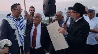 עין לא נותרה יבשה: החייל שעבר 180 ניתוחים התחתן