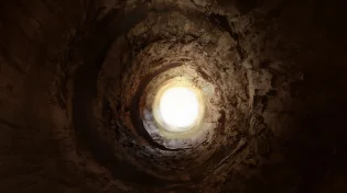 כיצד זכתה רות המואבייה להתרומם מעל מזלה?
