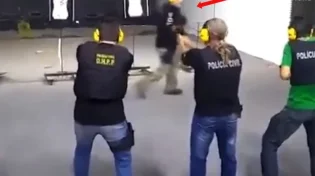 אימוני ירי: בארה"ב המאמן החליט לתעתע את החניכים באמצעות גופו
