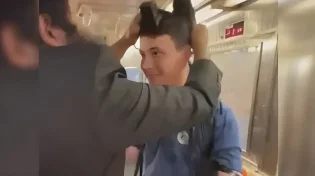 תיעוד מהרכבת במנהטן: מבצע תפילין תוך 35 שניות