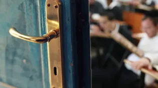 מדוע הבעל שם טוב הקדוש לא נכנס לבית הכנסת?
