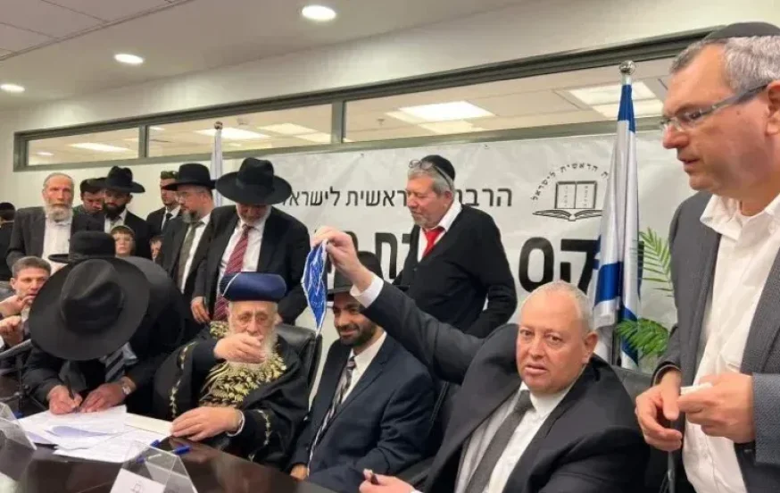 כהונת הרבנים הראשיים תוארך, הבחירות יידחו