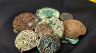 מטבעות נדירים בהם של מלכי החשמונאים נתפסו במזרח ירושלים