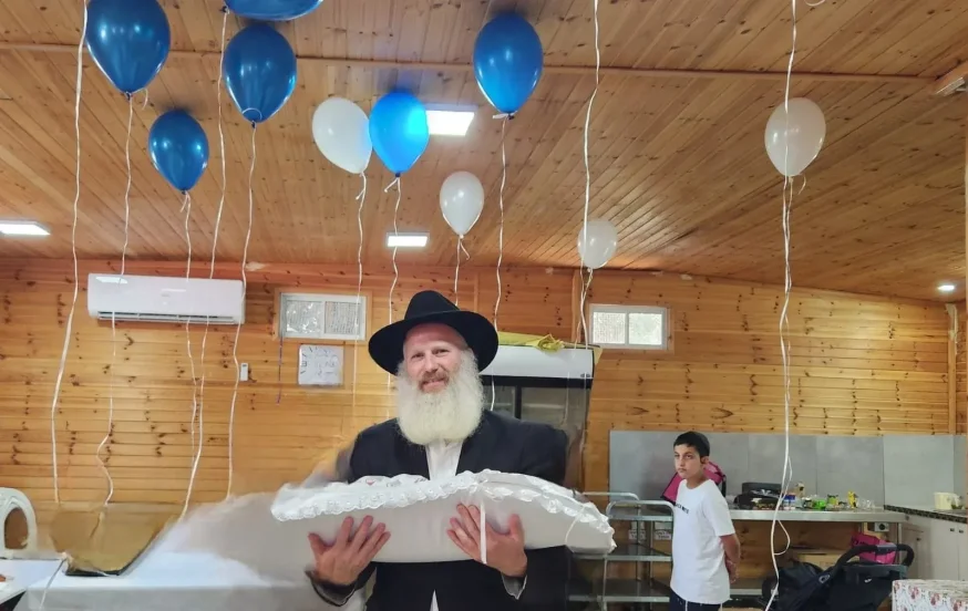 סגירת מעגל של יד לאחים: התינוק נקרא על שם דודו שנפטר כמוסלמי סגירת מעגל של יד לאחים: התינוק נקרא על שם דודו שנפטר כמוסלמי