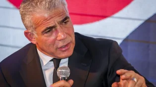 "לא חייב כלום למילצ'ן": סיכום עדותו של לפיד במשפט נתניהו