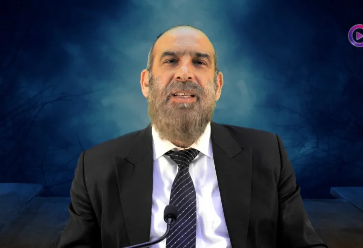 הרב עזרא שקלים | למה יש איסור לאיש להתנהג ולהתלבש כאישה 