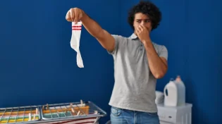 את הטיפ הבא אסור לכם לפספס: הסוף לריח המעופש ממכונת הכביסה