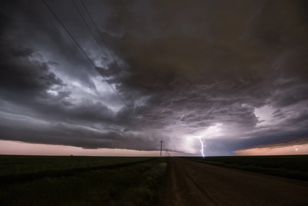צפו בתיעוד: עשרות נפצעו מברד קיצוני