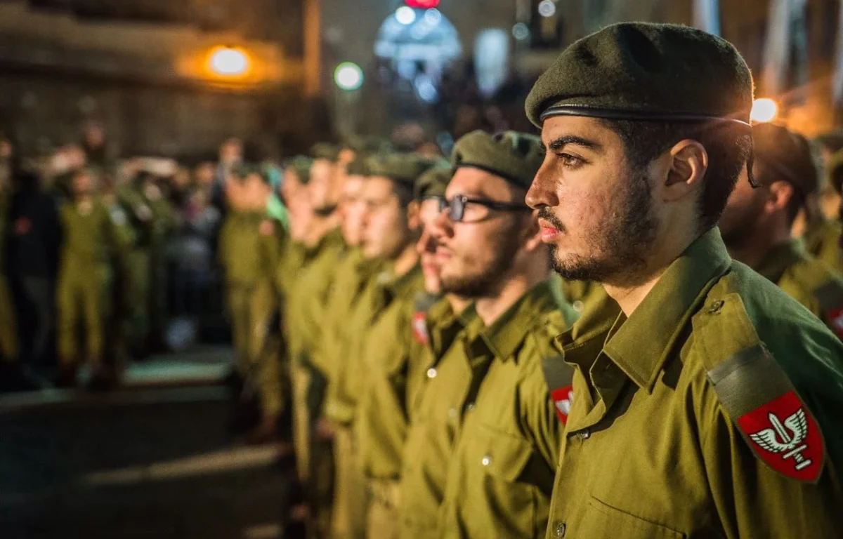 חסר תקדים: השר גלנט הורה לאכוף חובת גיוס על חרדים עד לחקיקה